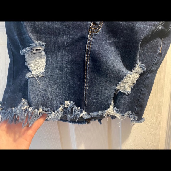 Fashion Nova distressed denim mini skirt - Picture 5 of 7